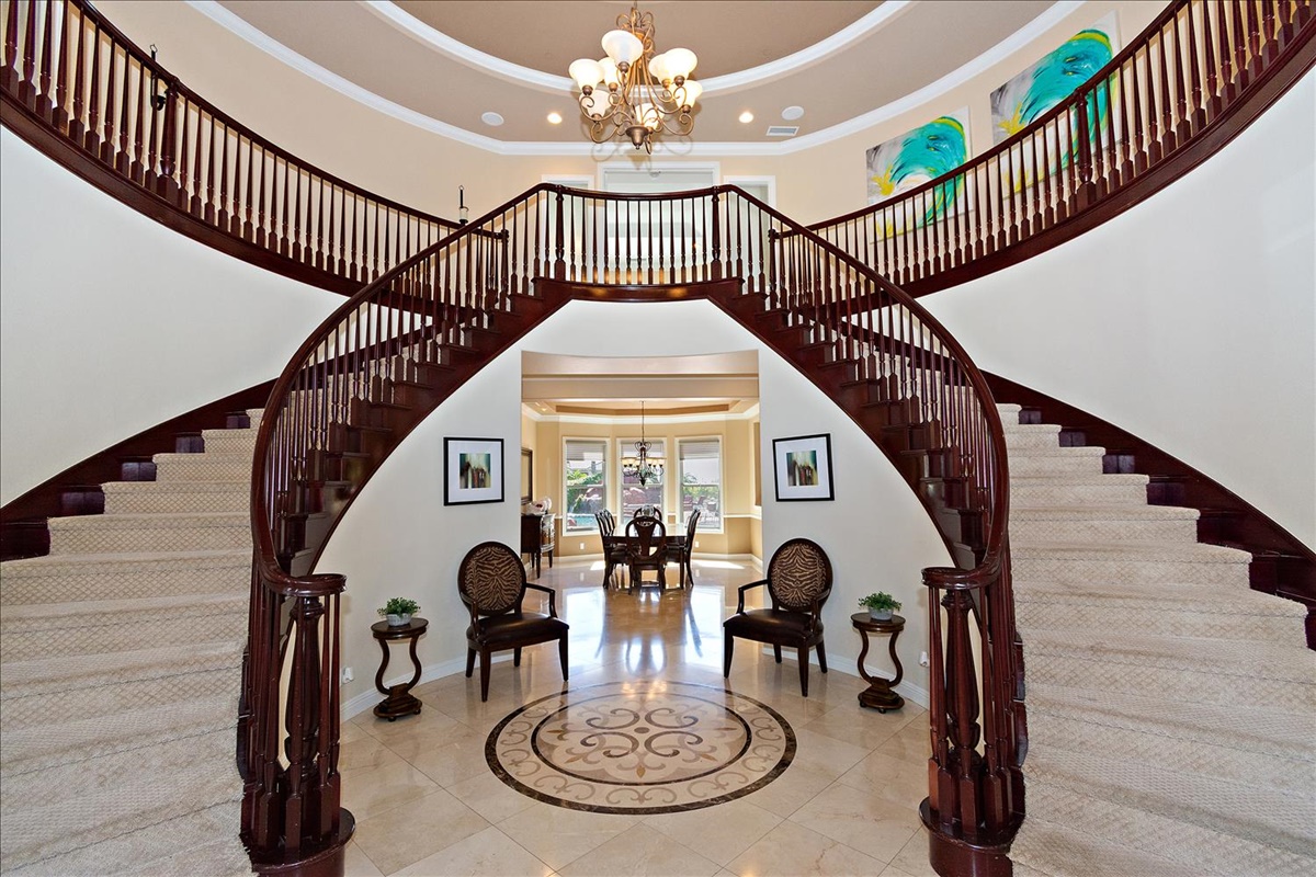 04-Entrance.jpg
