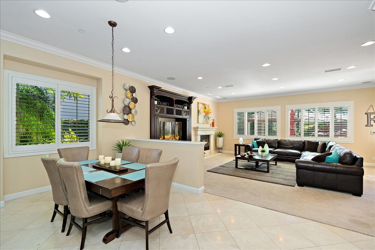 10-Dining Room.jpg