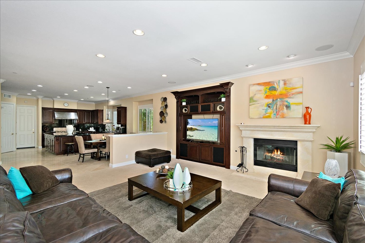 17-Family Room.jpg