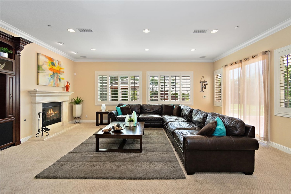 18-Family Room.jpg