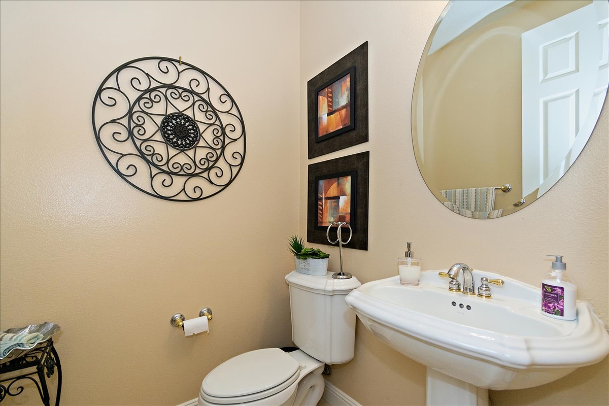 21-Bathroom.jpg