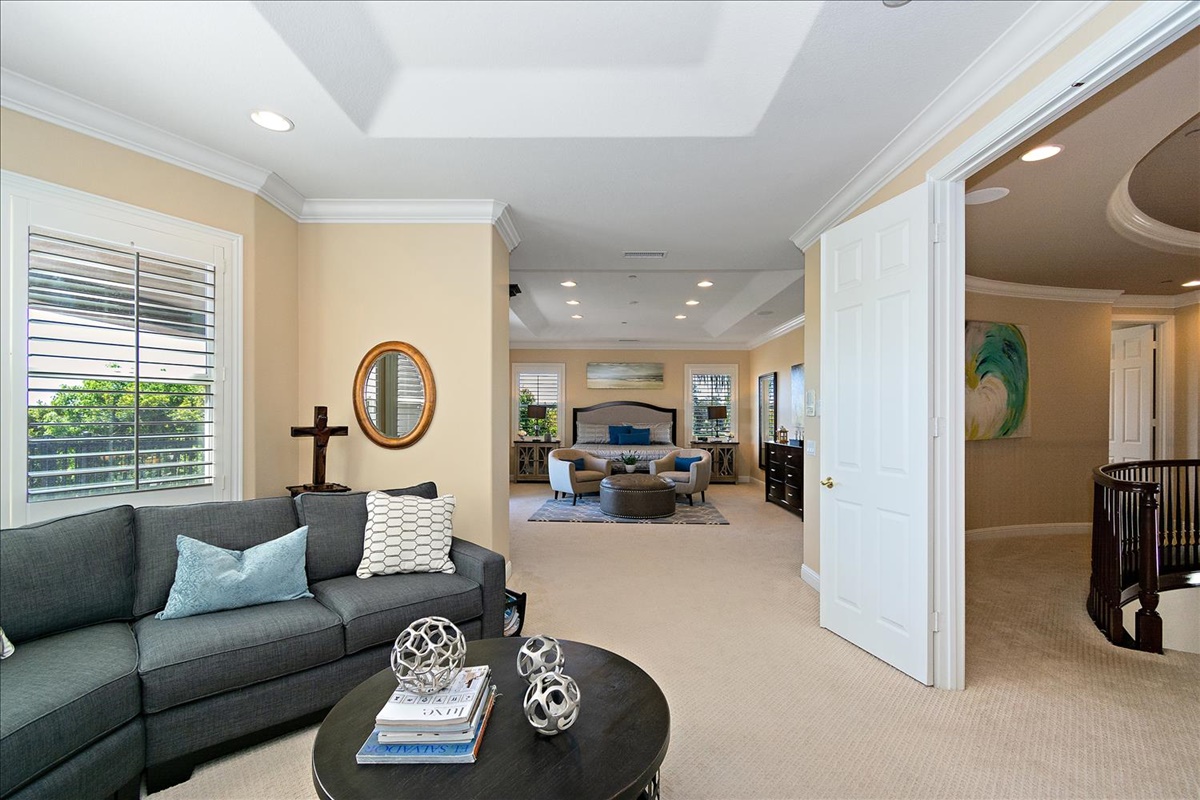 26-Master Bedroom.jpg