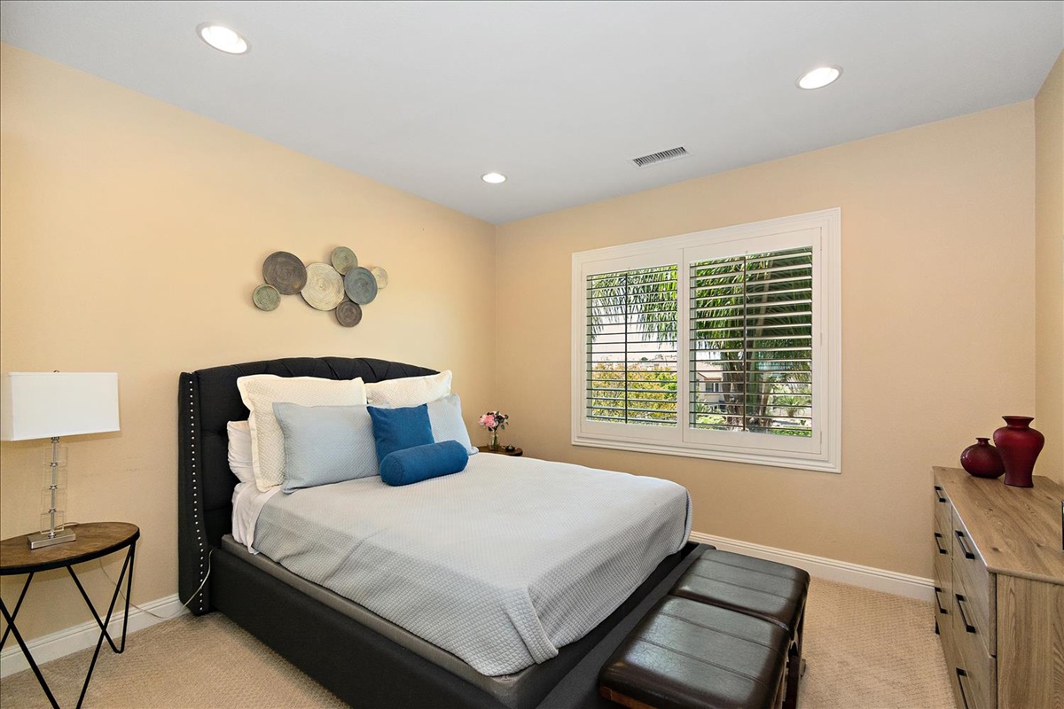 34-Bedroom 2.jpg