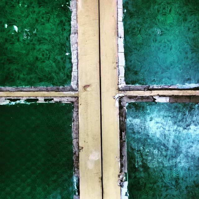 Things that pop out.

I love the colored glasses in this house! Here you see 4 beautiful bottle green panes. Notice the bottom left one. The pattern doesn't match the others. Love the imperfection here.

#wabisabi #imperfect #home #homedocumentation 