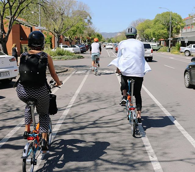 This time on Friday we'll be on our way to the beach! Meet us at @ecocaddy HQ at 5 for a spin along the Torrens and a beer at West Beach. Easy pace, all welcome, see you there! If you don't have a bike, we are offering free hire for the night.
#treadlybikeshop #ecocaddy #nightride #treadlybikehire #adelaide #southaustralia #festive