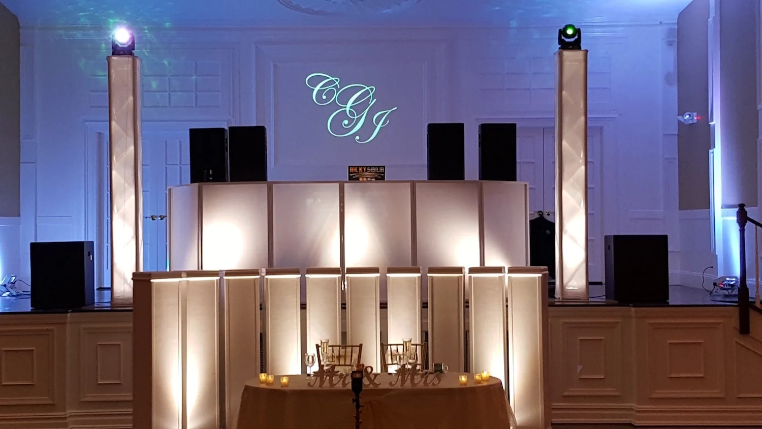 8 Panel DJ Facade Towers and Lights