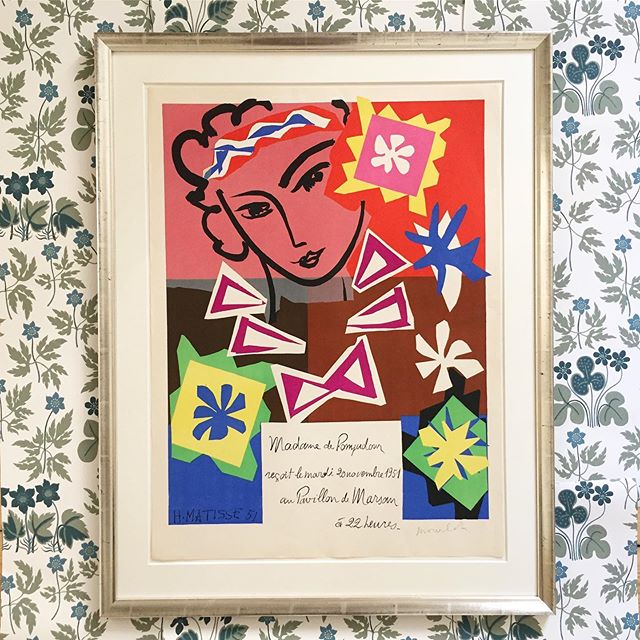 Henri Matisse, vintage serigrafisk/silketrykt plakat fra 1951. 🌸Plakaten er indrammet i h&aring;ndfors&oslash;lvet ramme, opsat med passpartout samt museumsglas. &ldquo;Madame De Pompadour&rdquo; M&aring;l 96x73 cm. 16.000 DKK.
#henrimatisse #mourlo