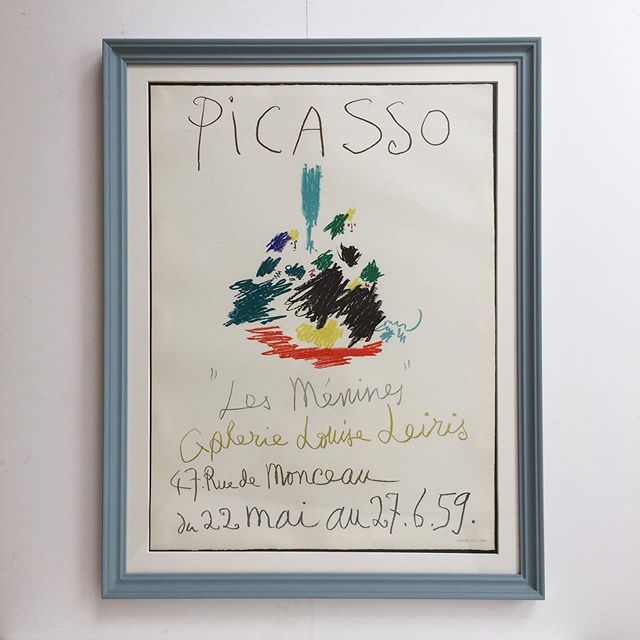 Picasso, litografisk plakat fra 1959, plakaten er trykt p&aring; kraftigt arches papir, med vandm&aelig;rke. Rammen er h&aring;ndmalet i en st&oslash;vet bl&aring;gr&oslash;n farve, samt opsat med passpartout.
M&aring;l 80x63 cm.
8200 DKK.
#picasso #