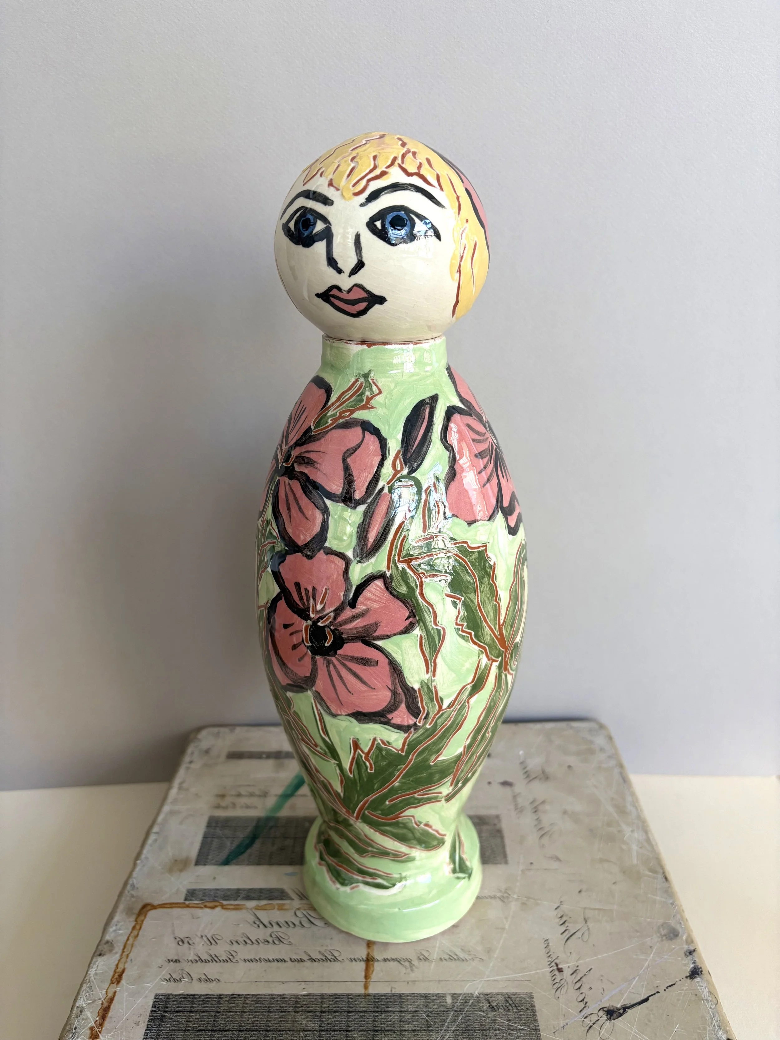 Pylle Søndergaard, ceramic ‘flower children’ with lid