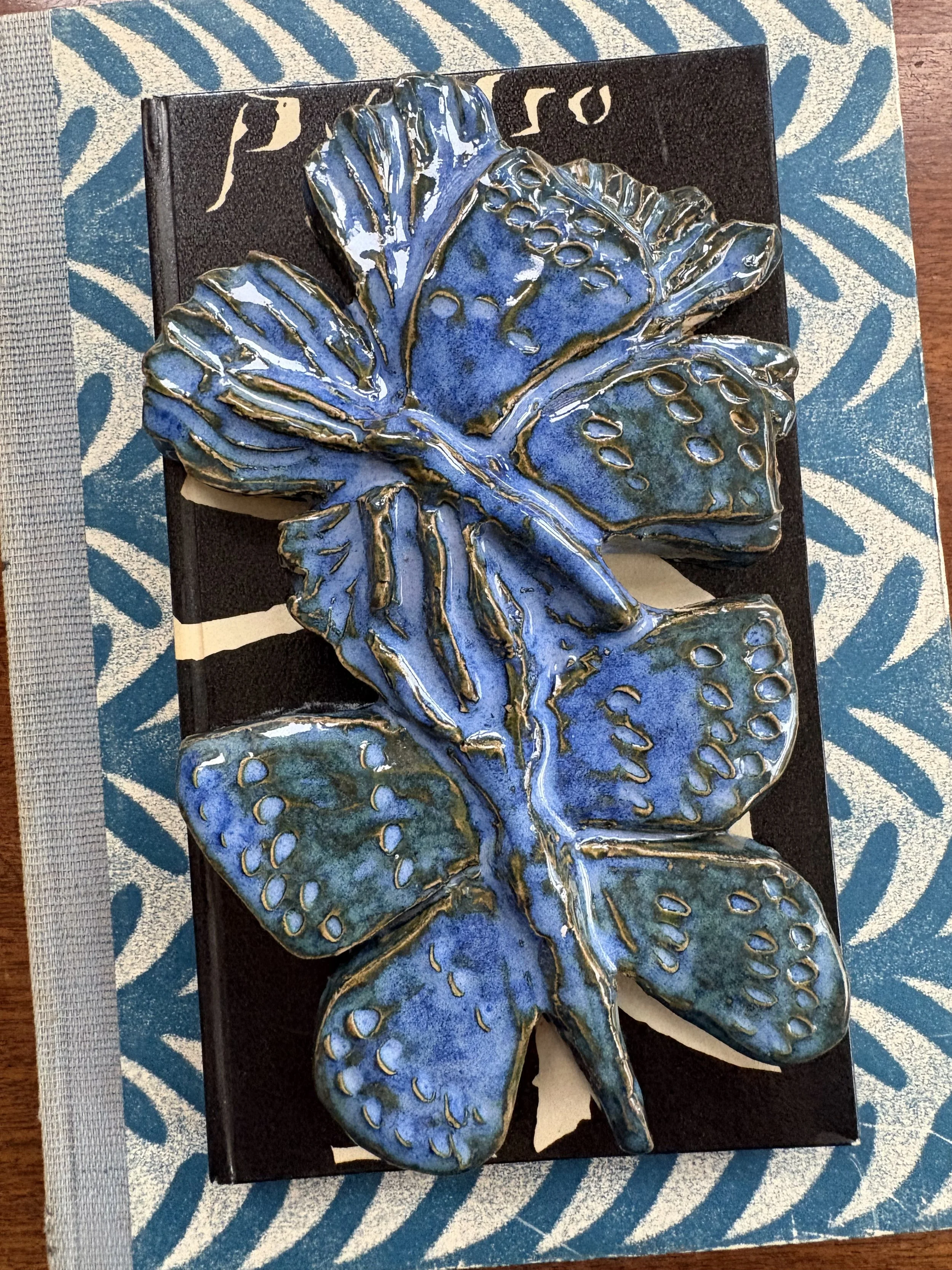 Pylle Søndergaard, stoneware "Two butterflies"