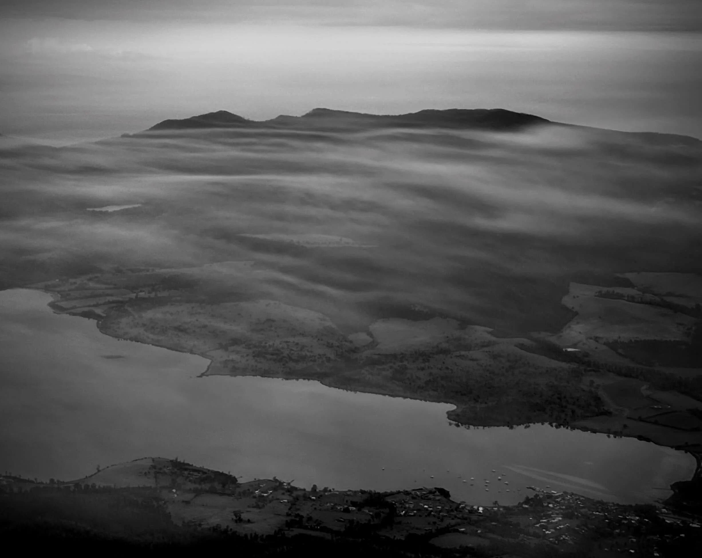 Tasmanian Mist

#Tasmania #Tassie #Mist #travel #bw