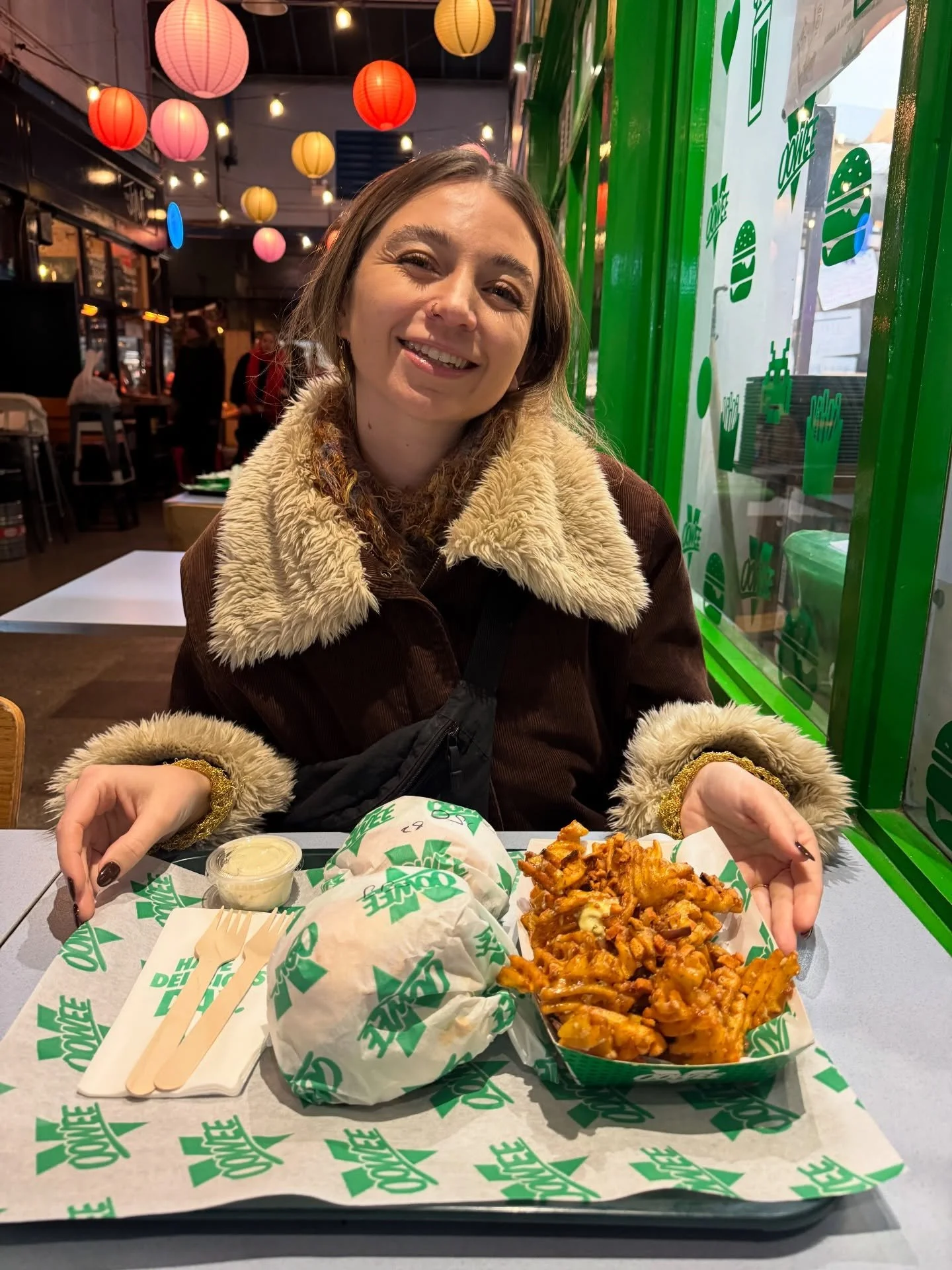 November was a good month for food 🔥

Highlights were the @oowee_vegan stuffing fries (omg), visiting the incredible @twelveeatery in Bournemouth for the first time (and most definitely not the last) time, getting to finally try the amazing carvery 