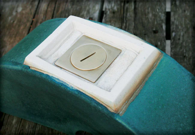 modern-ceramic-cremation-urn-detail-1.jpg