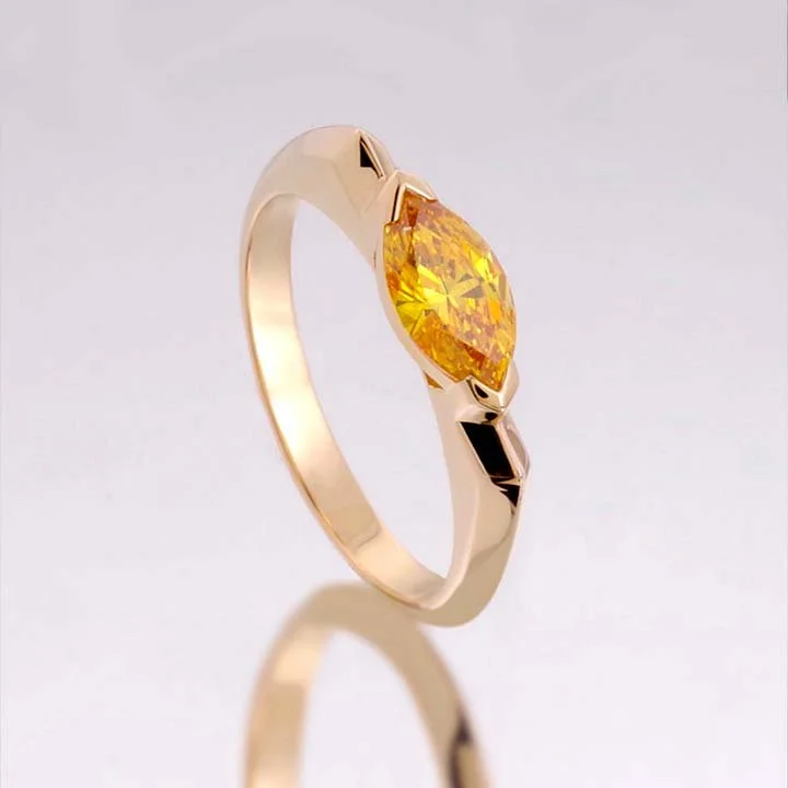 PERSTA-bague-fiancaille-diamant-jaune-talle-marquise.jpg