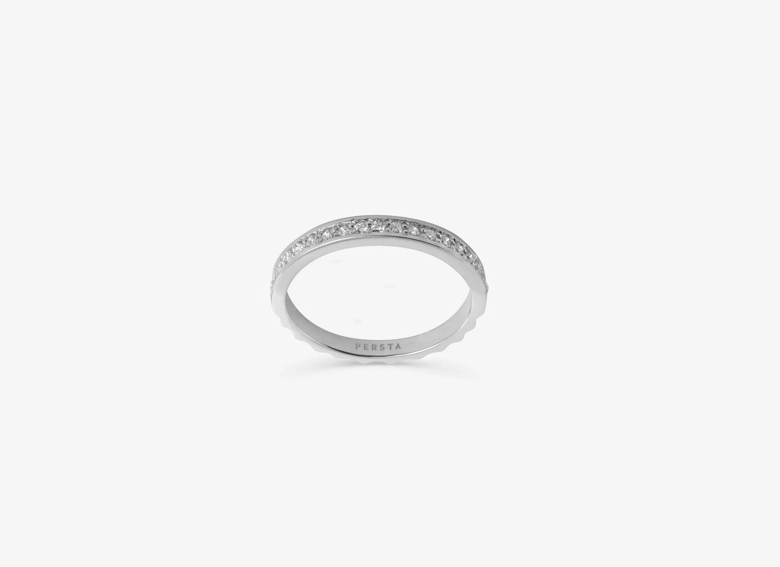 Bague en argent avec pierres précieuses