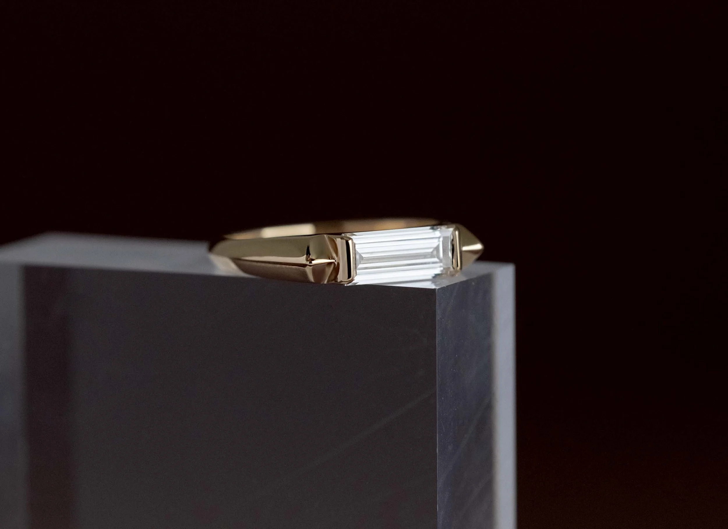 SOLITAIRE_AMOR_1_CARAT_DIAMANT_BAGUETTE_PERSTA.jpg
