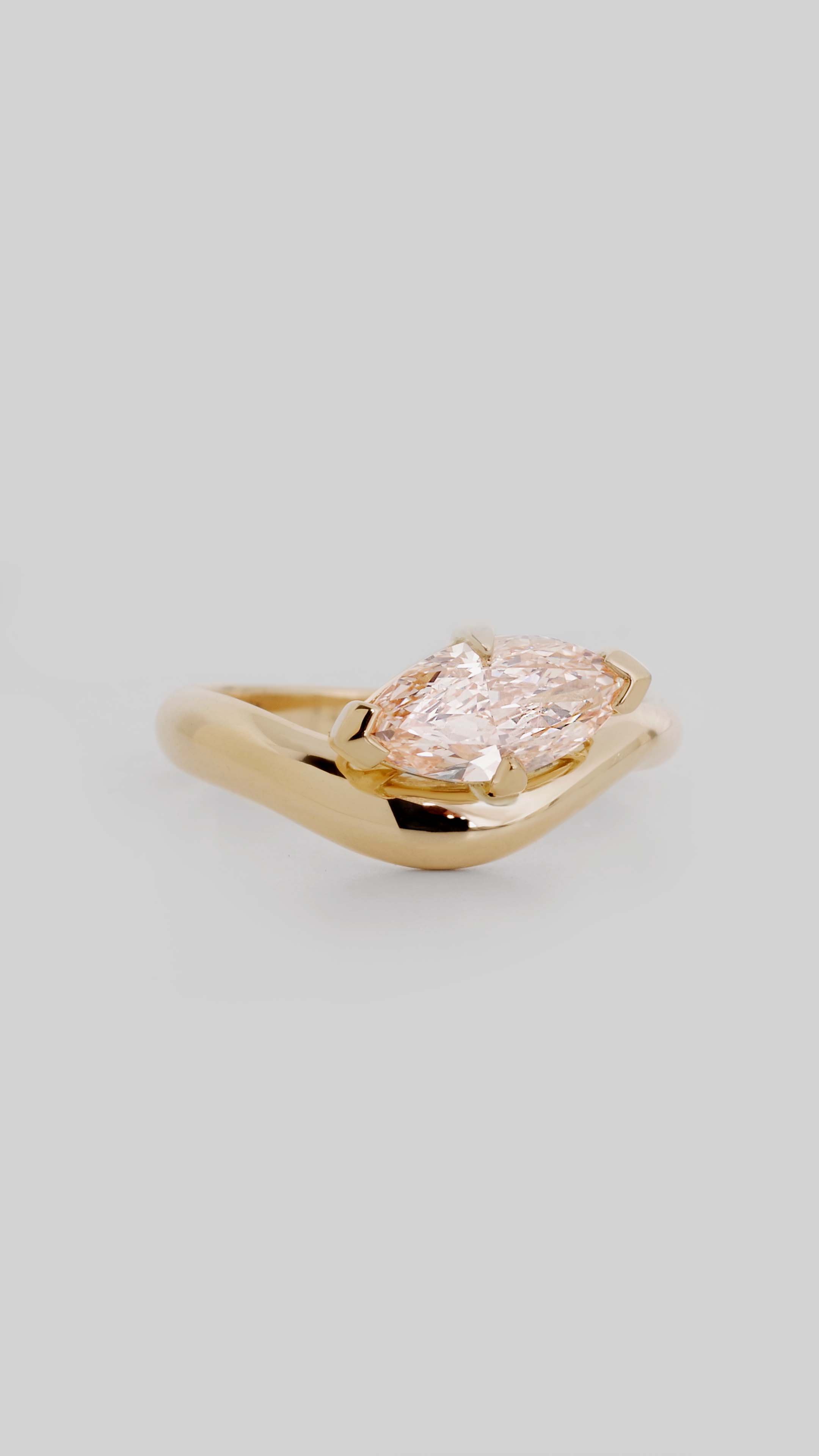 Persta-bague-sur-mesure-artisanale-paris-organique-diamant-rose