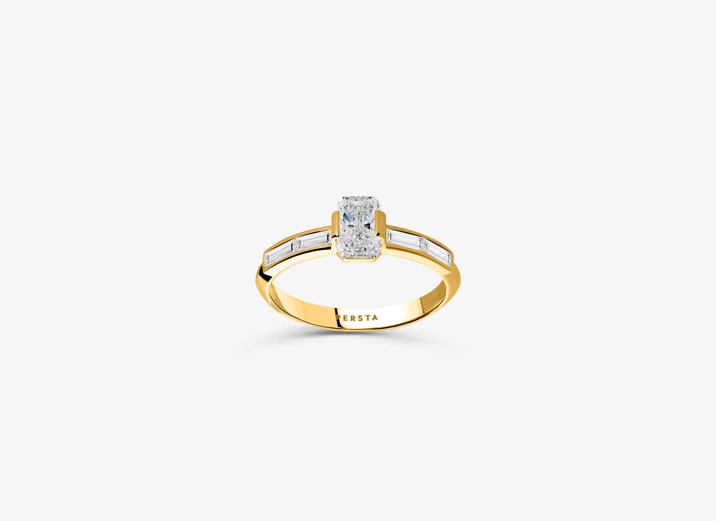 Solitaire-bague-de-fiancaille-diamant-radiant-epaulee-baguette-or-jaune-persta.jpg
