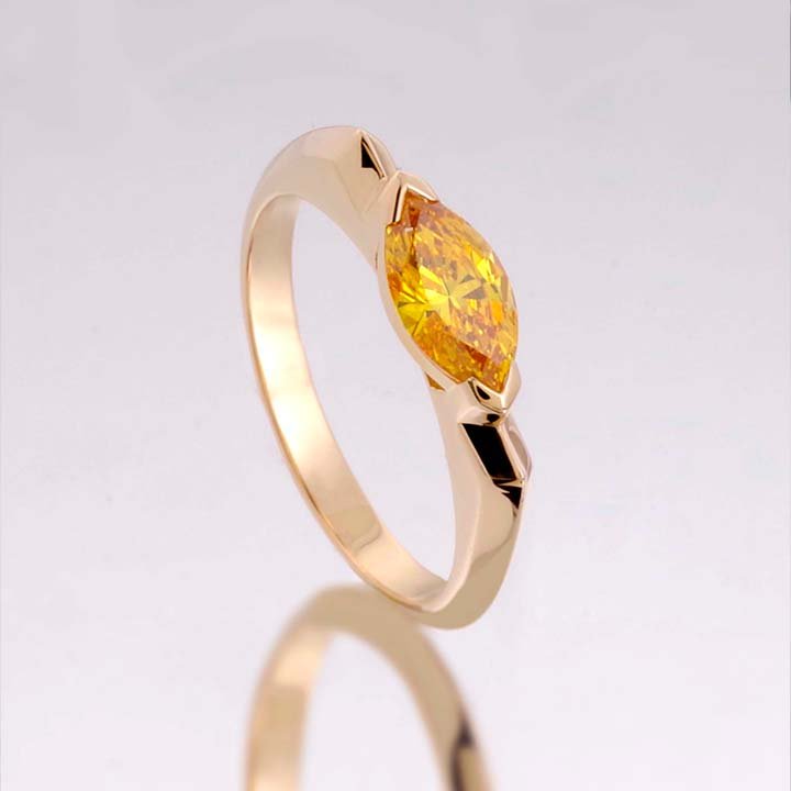 PERSTA-bague-fiancaille-diamant-jaune-talle-marquise.jpg