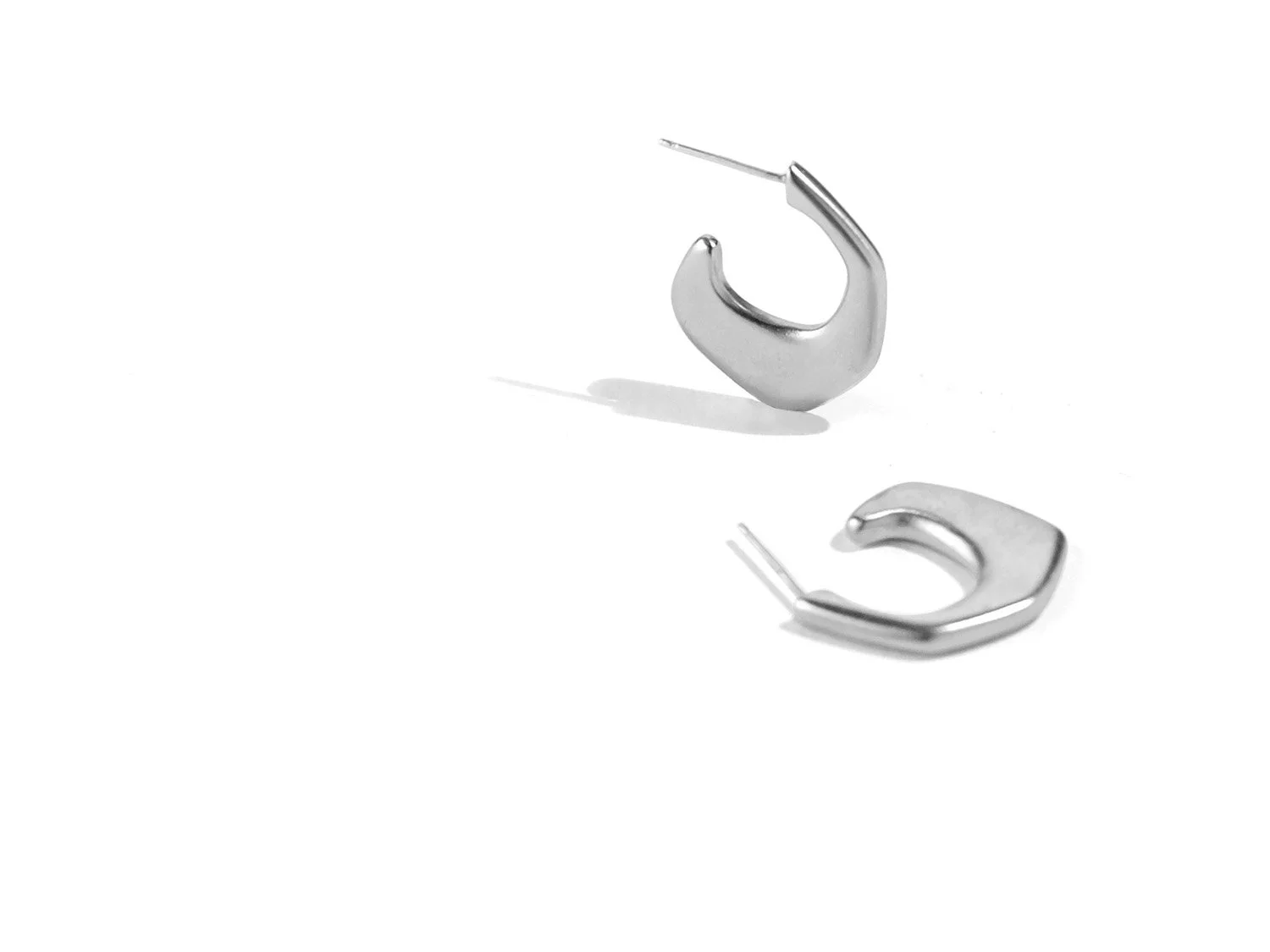 Halo Huggies in silver