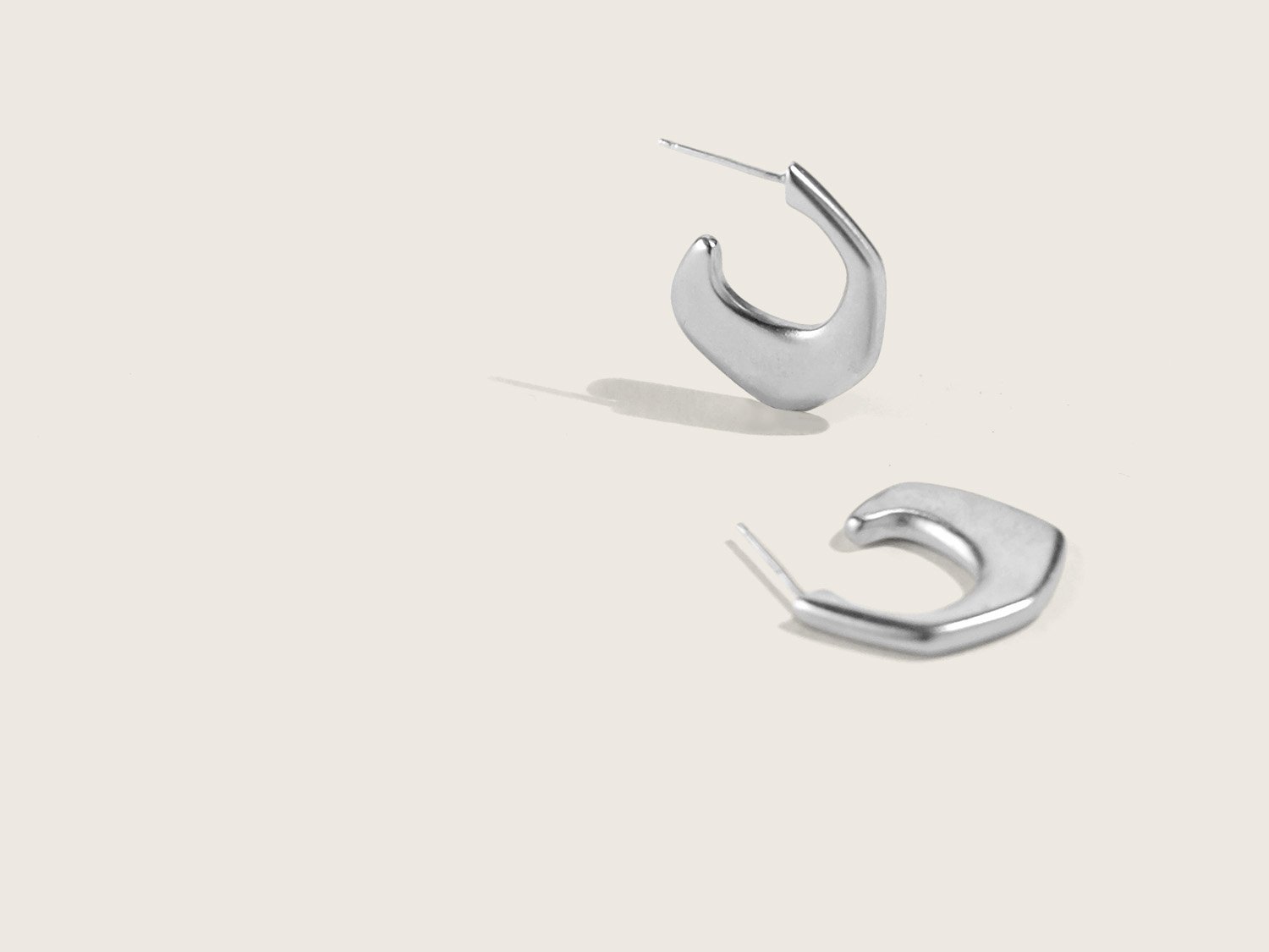 Halo Huggies in silver