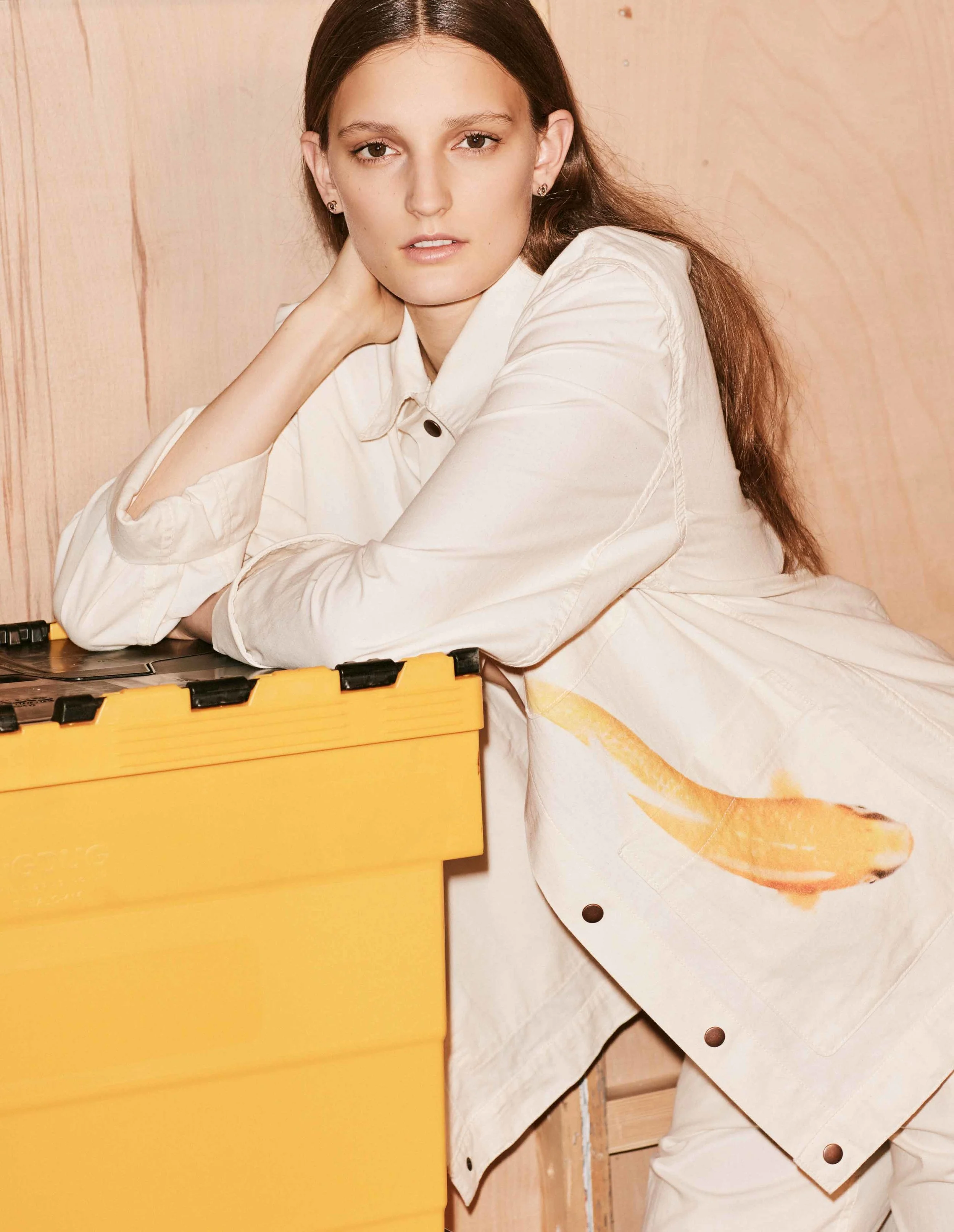 Set Design - Elle yellow box