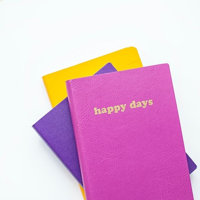 Gratitude Journaling 101.⁣
Writing a gratitude journalisms a simple and popular way of boosting happiness.  Psychology experts have discovered that regularly practicing gratitude can have measurably positive effects on well-being.  It only takes 21 d