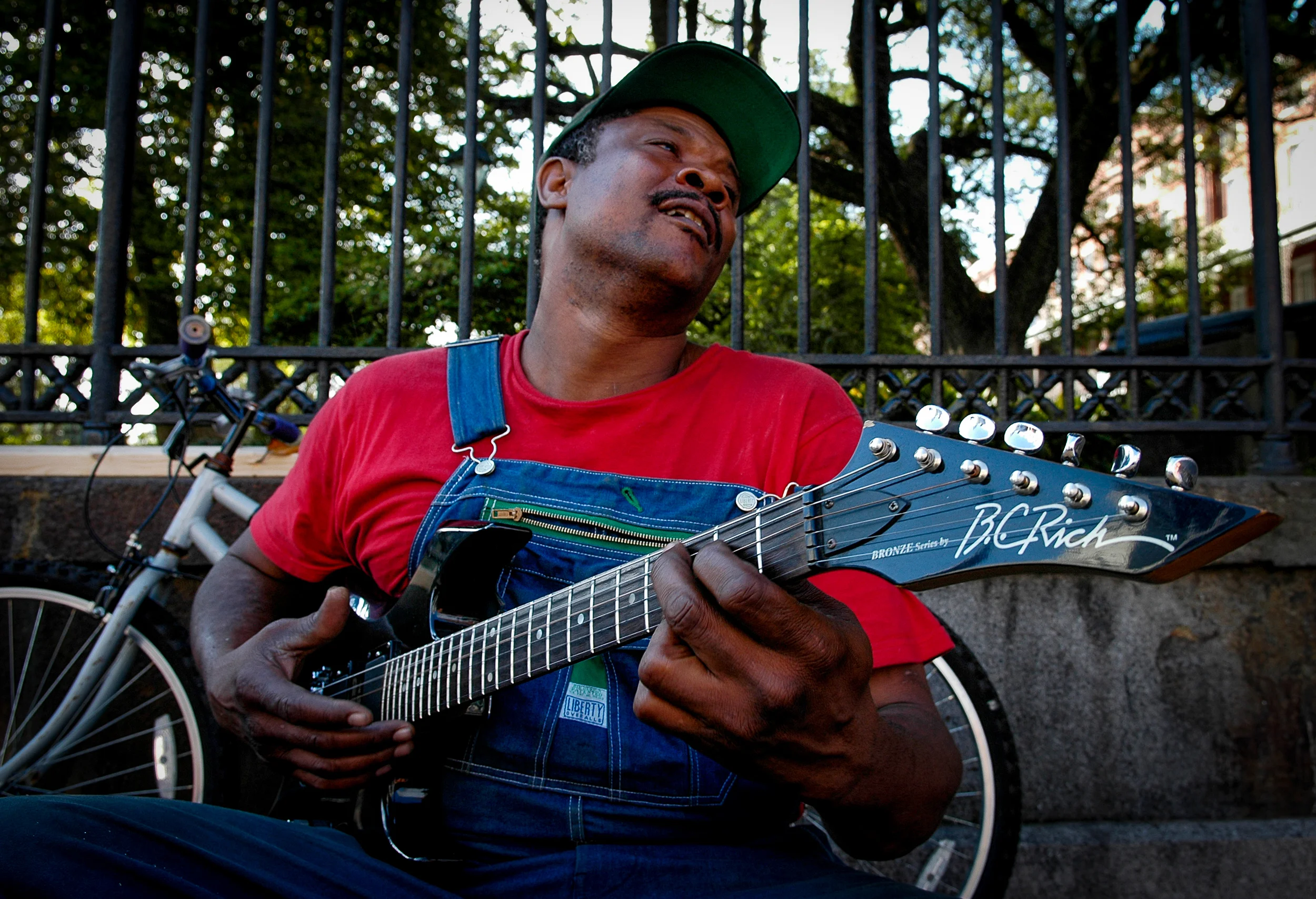 guitarguy.jpg