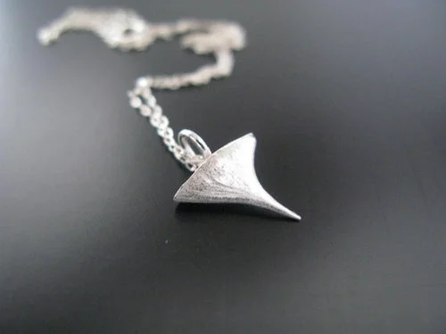 Thorn Necklace Silver.jpg