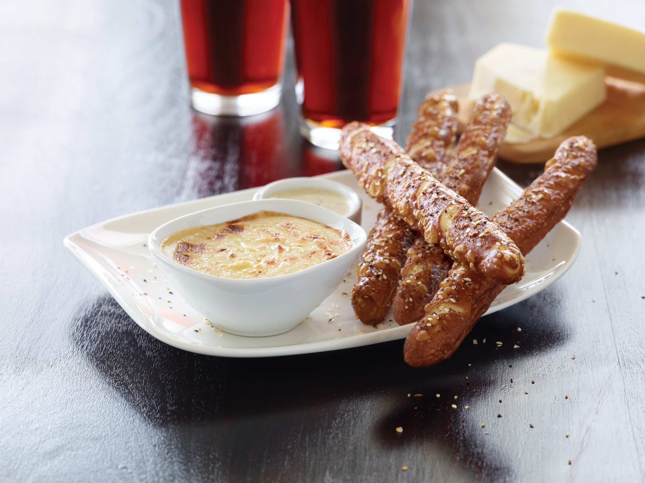 a_BrewPubPretzels_CheeseDipv1.jpg