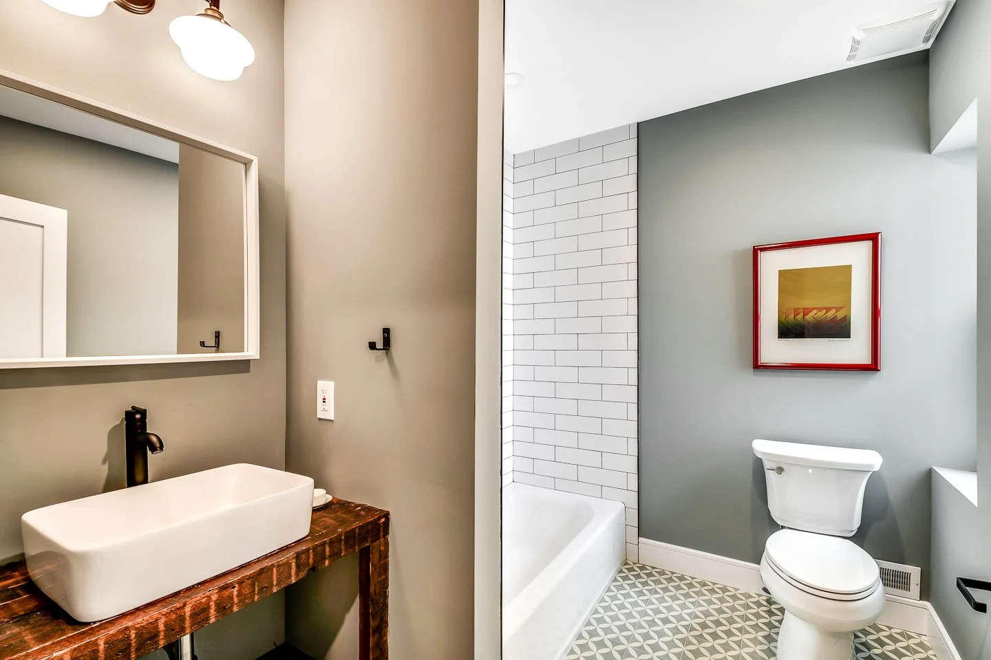#18-BATHROOM 2.JPG