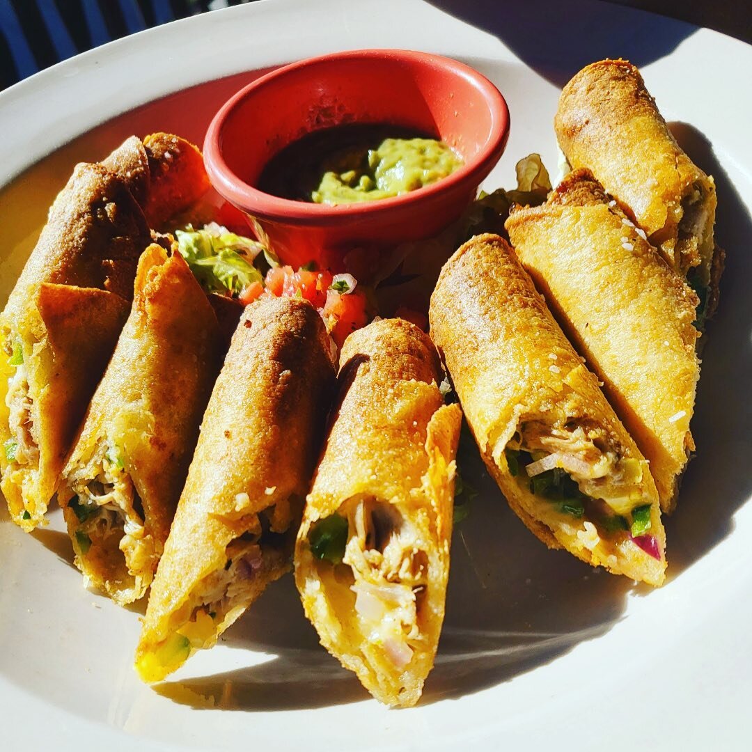 FRIDAY! Southwest Chicken Taquitos  stuffed w/ poblano, corn &amp; onion and served w/ avocado vinaigrette sauce. Kitchen is open 4-9!