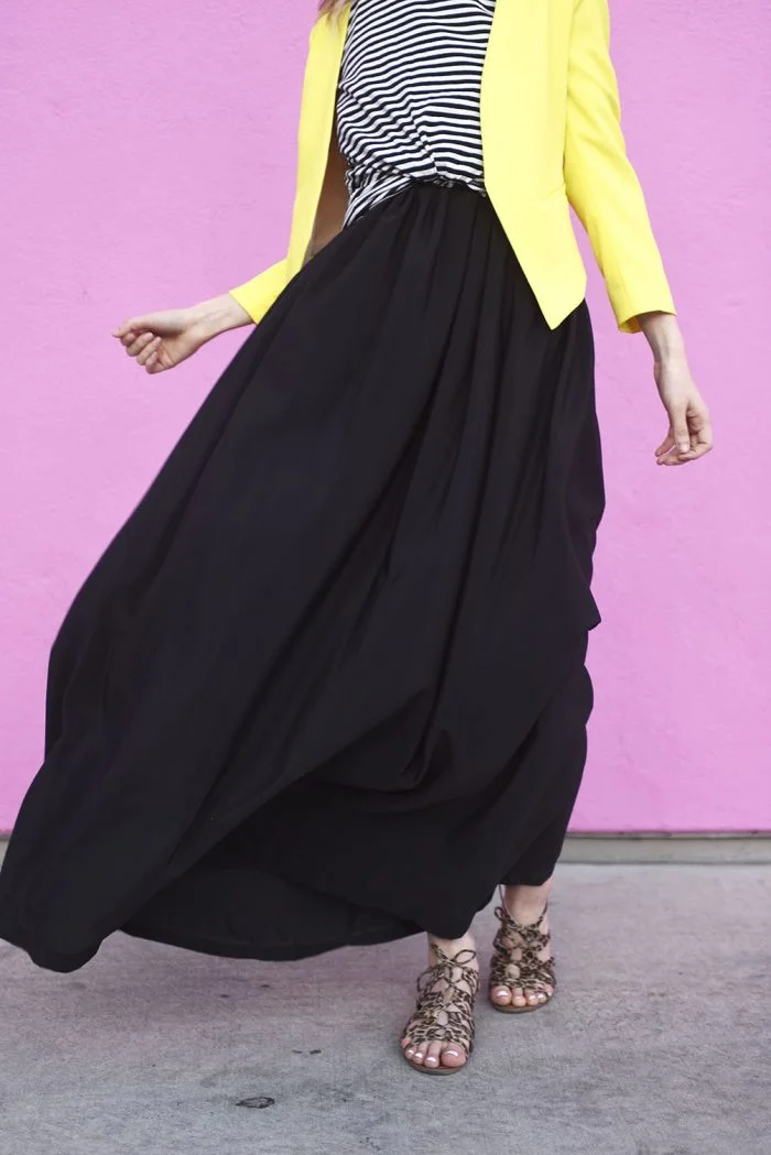 06_PaulSmith_PinkWall_BlackDress.jpg