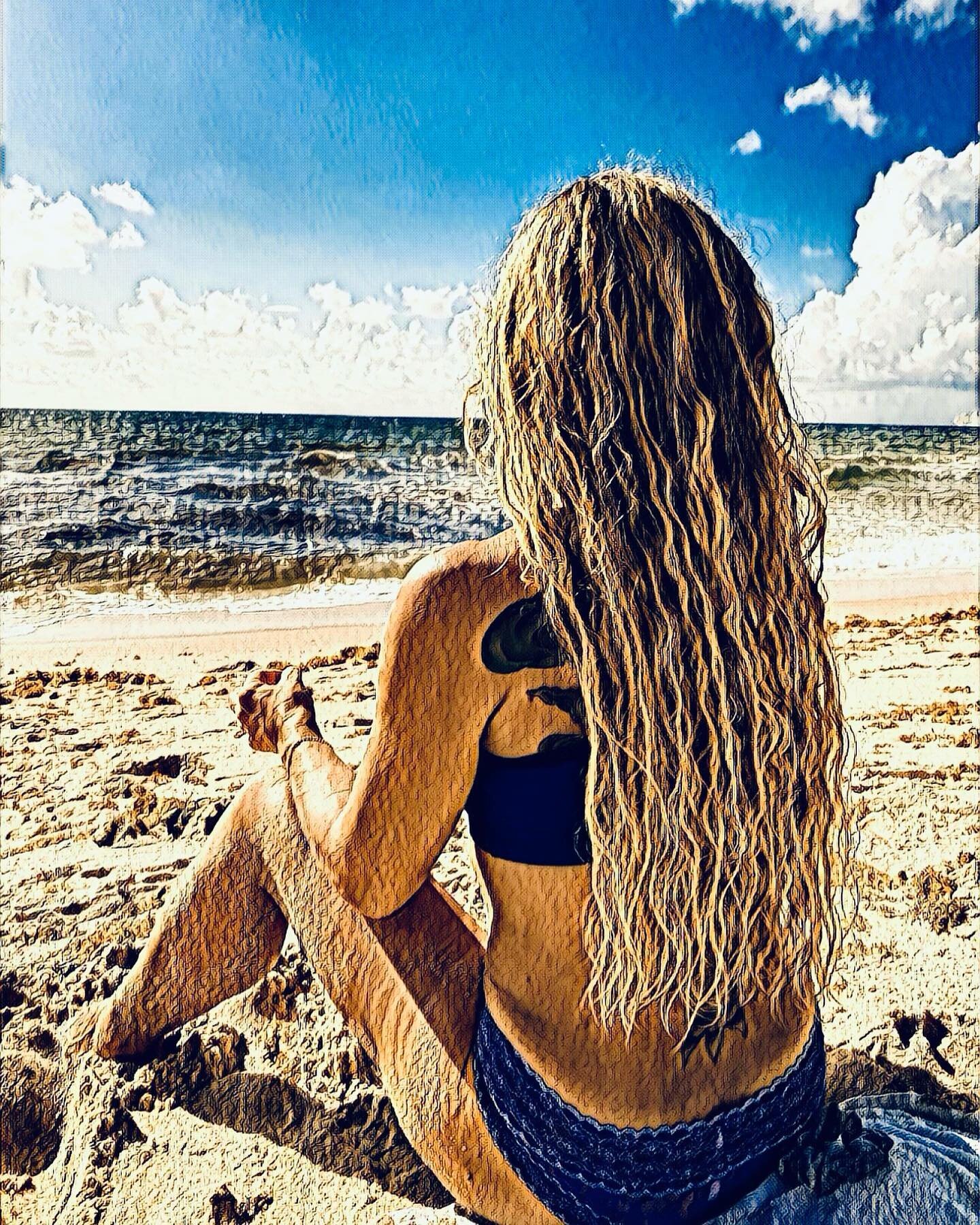 How do you ground down?

These days I&rsquo;m being reminded to stay true to my journey, to keep dreaming &amp; stay present and see all the gifts surrounding me!!

#grounded #earthing #waterismygrounding #feetonmotherearth #yogagirl #beachyoga #yoga