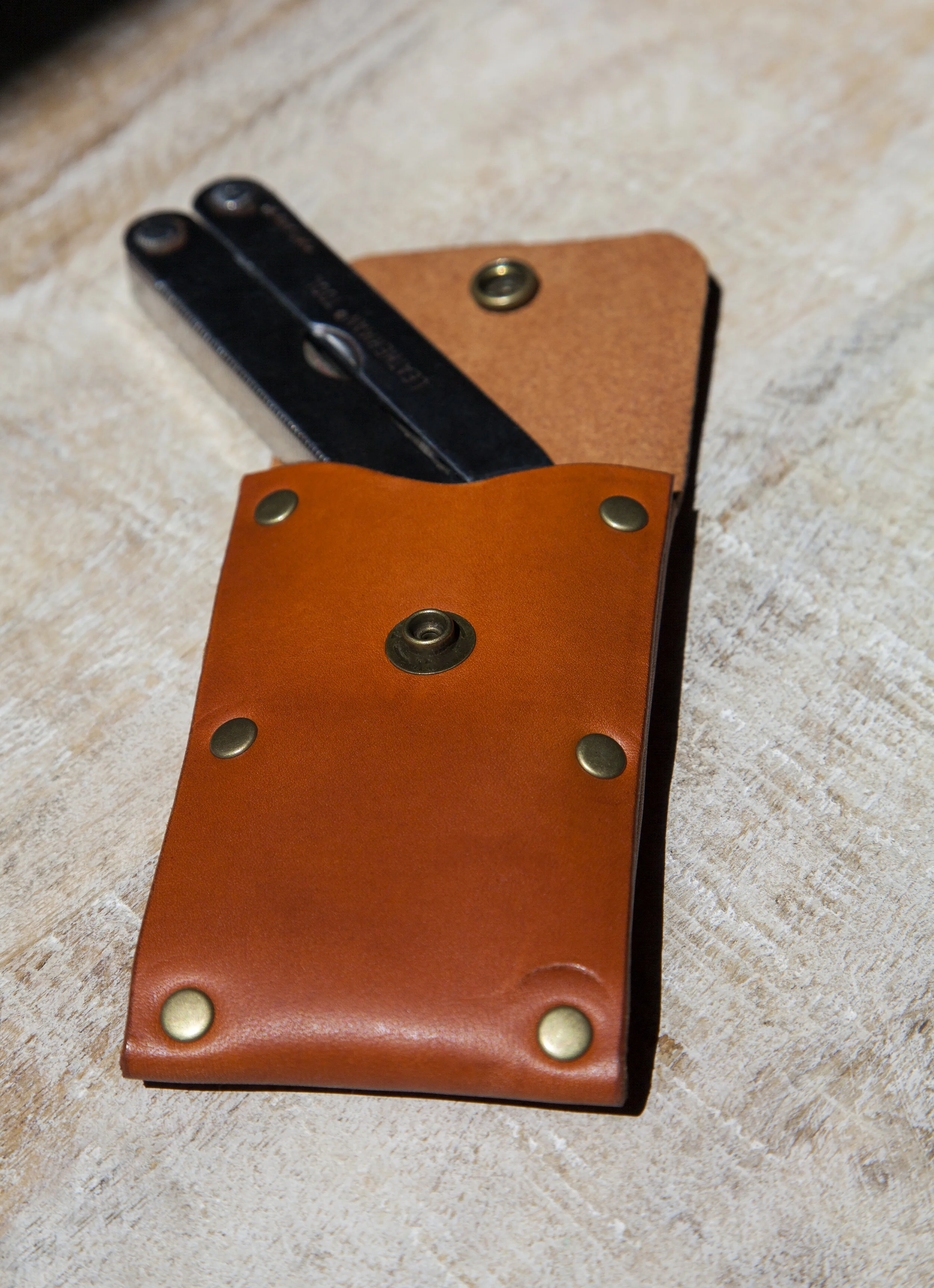 BrownCaseLeatherman.jpg
