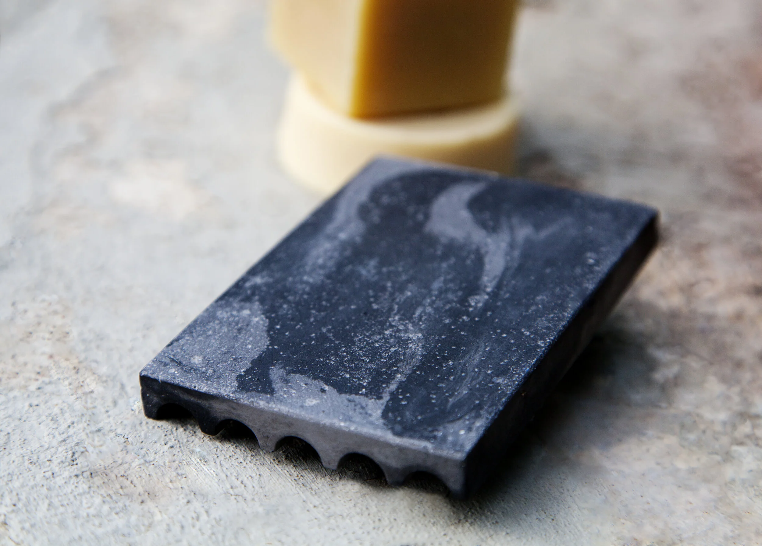 BackOfBlackSoapDish.jpg