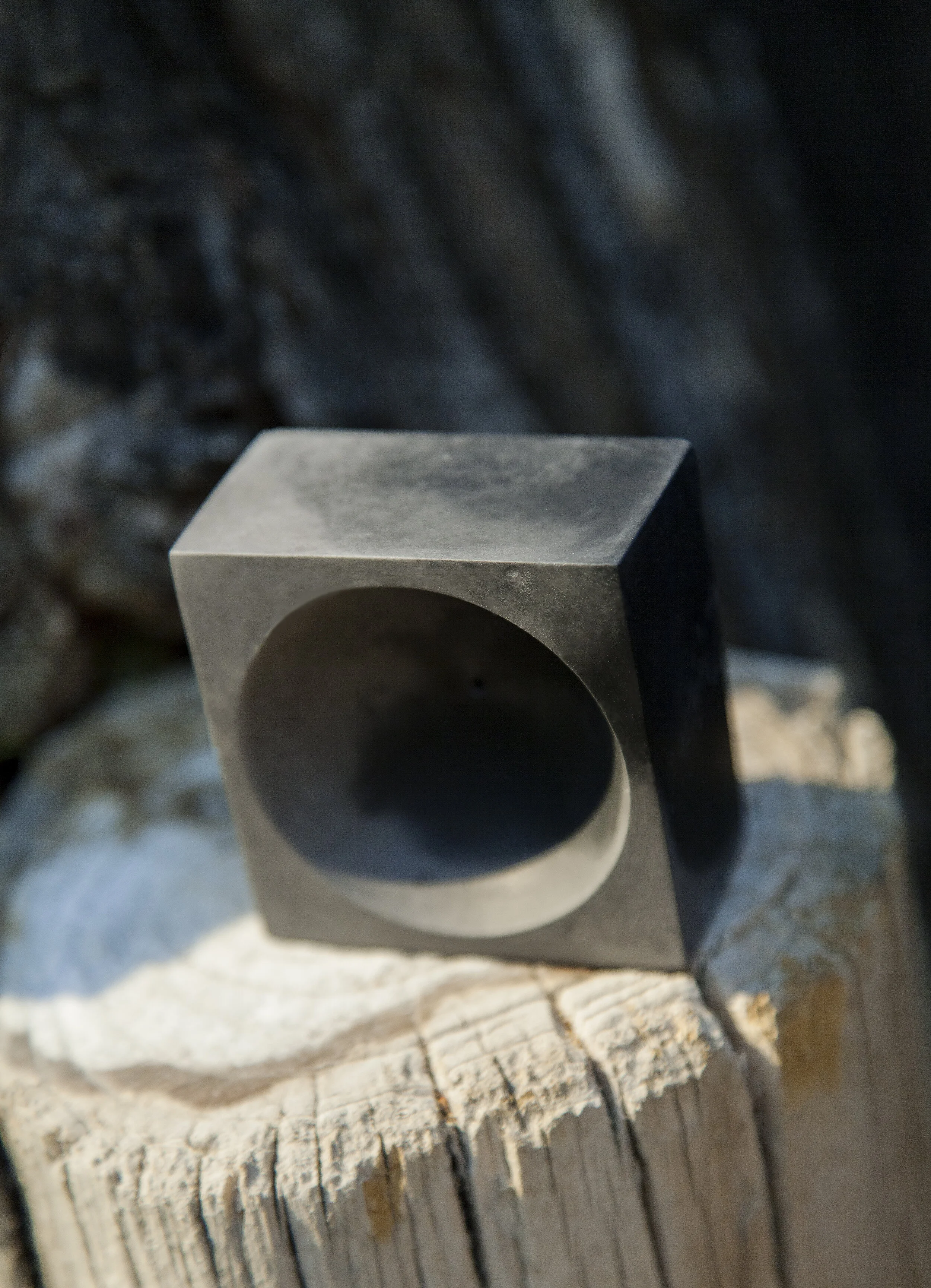 BlackGreyStandUPIncense.jpg