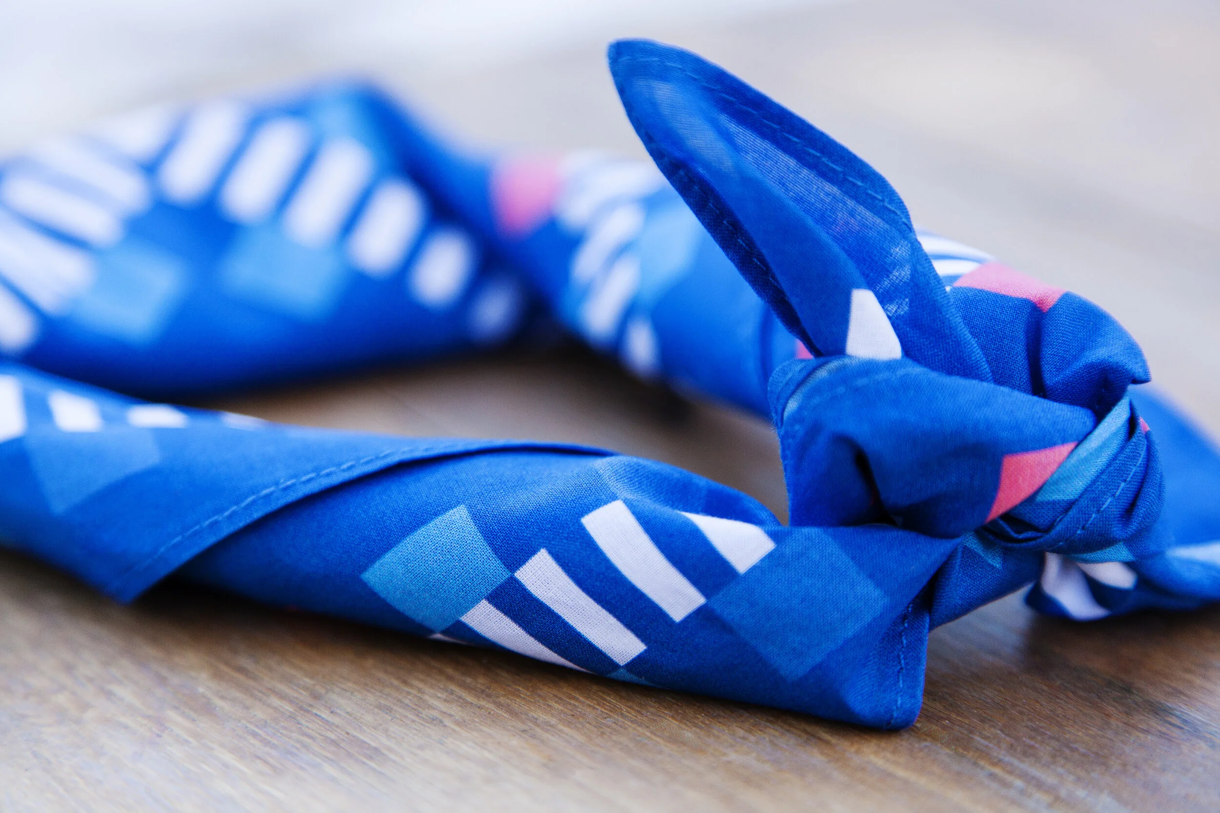 BlueKnottedscarf.jpg