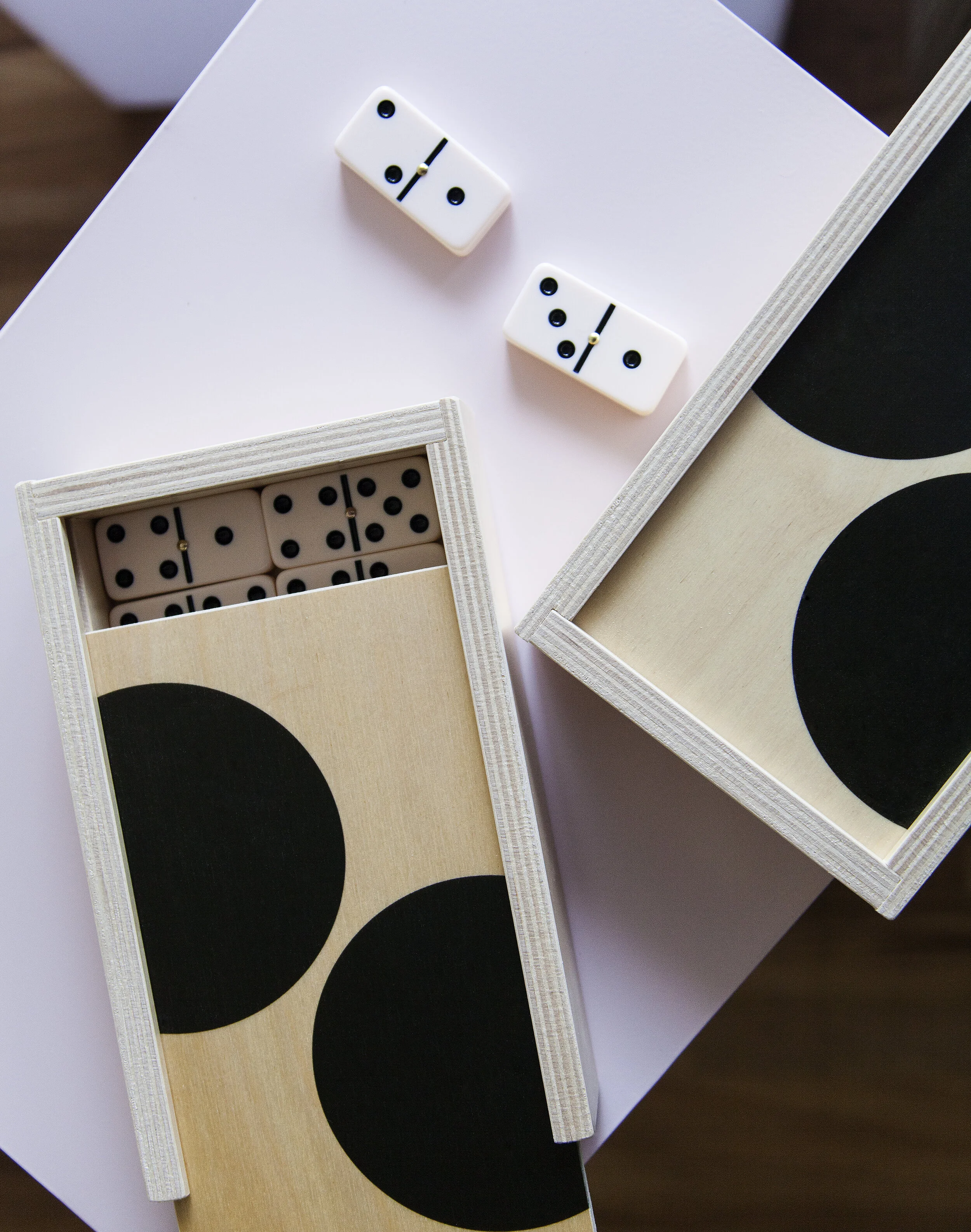 Dominoes2.jpg