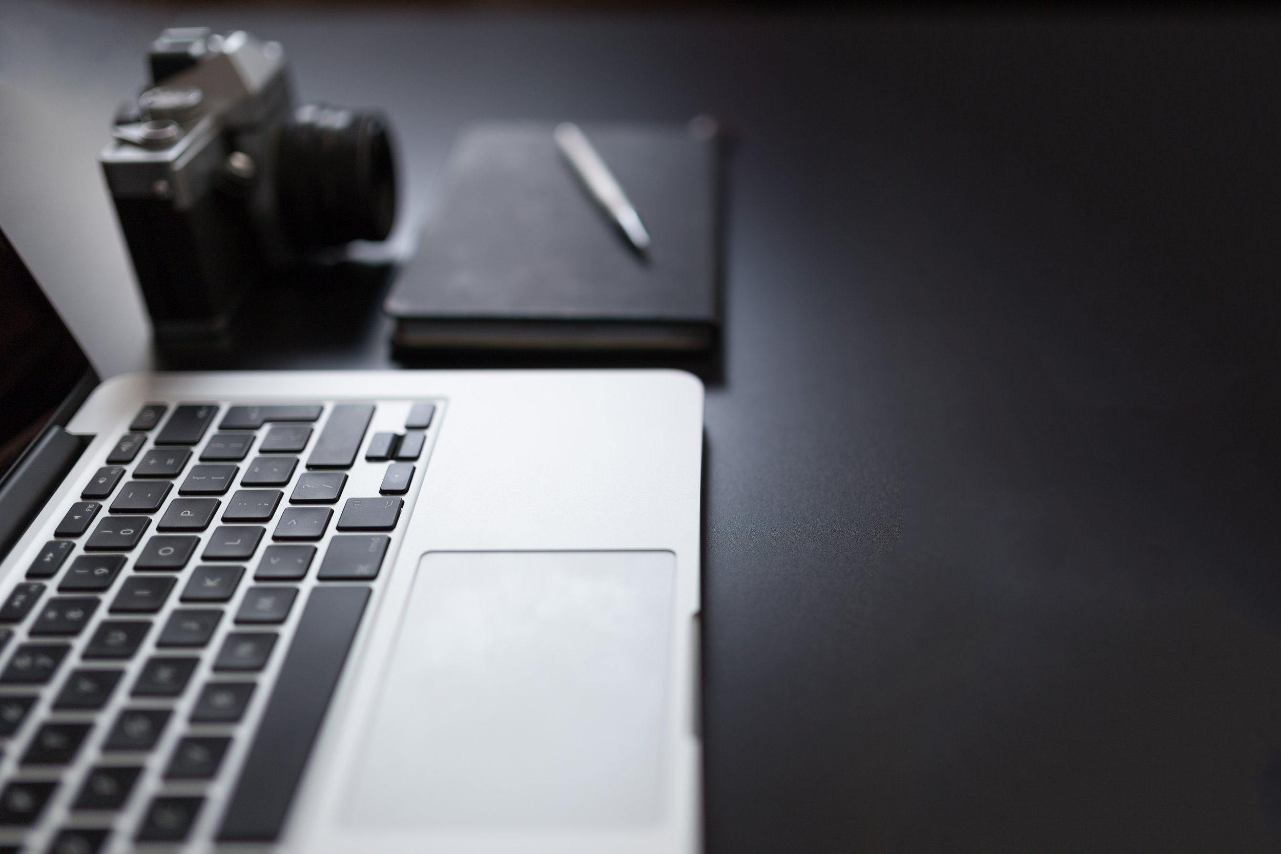apple-blogging-computer-34124.jpg
