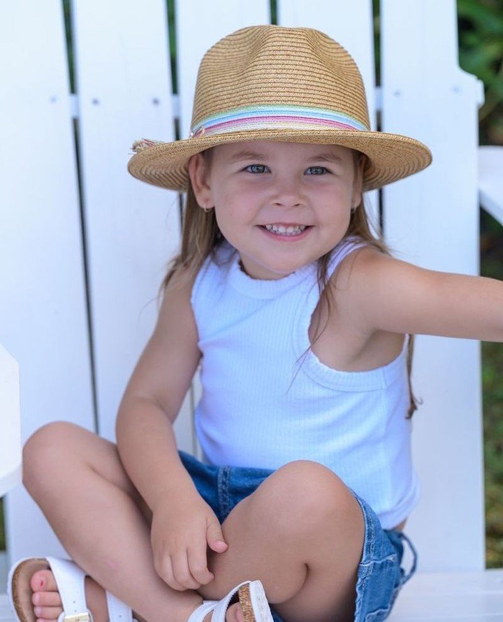 🌈✨ Calling all little trendsetters! Get ready to add a splash of color to your child's wardrobe with our vibrant striped hats adorned with playful tassels! Perfect for sunny adventures and endless giggles! Who's ready to turn heads and spread joy? ?