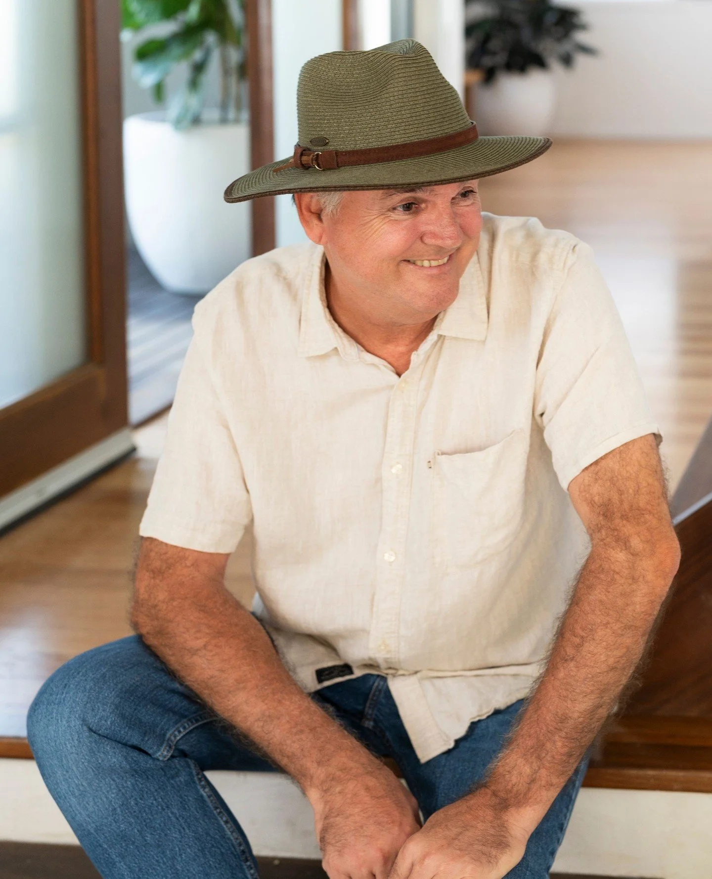 🌿 Don&rsquo;t you just love the color olive? We certainly can&rsquo;t get enough! Olive green is the perfect blend of earthy charm and stylish sophistication, making it a must-have for both men and women. 💚⁠
⁠
⁠
⁠
⁠
#sundaise #sundaisehats #hats #f