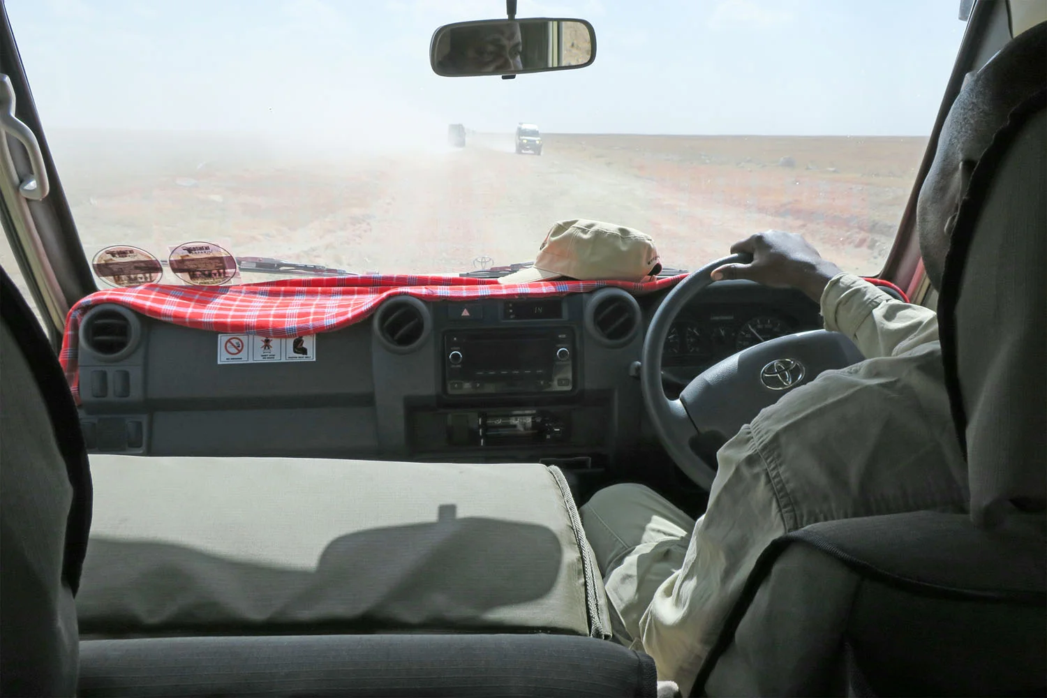 road_to_serengeti.jpg