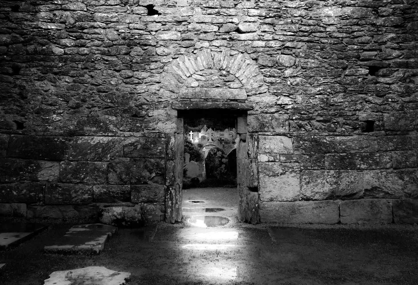 glendalough_church_bw.jpg