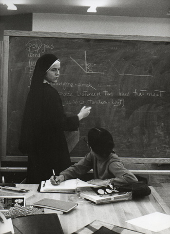 Sister Elizabeth McLoughlin teaching a course at HP