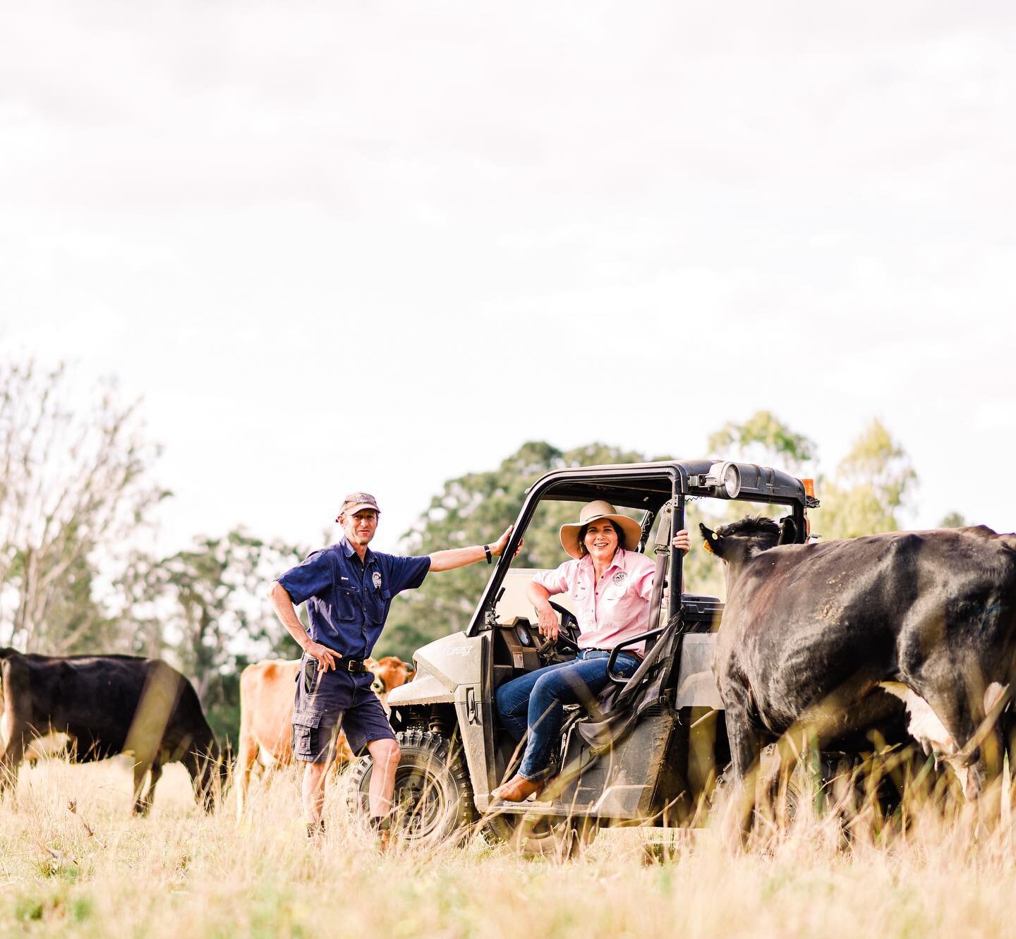 These two spoke with @qweekend about how they met, and fell in love, 26 years ago ❤️

Read more about Kay and Dave Tommerup from @tommerupsdairyfarm in today&rsquo;s You &amp; Me feature in the @couriermail 🐮🌾😍

✏️ @astridtaemets 
📸 @kellarniphot