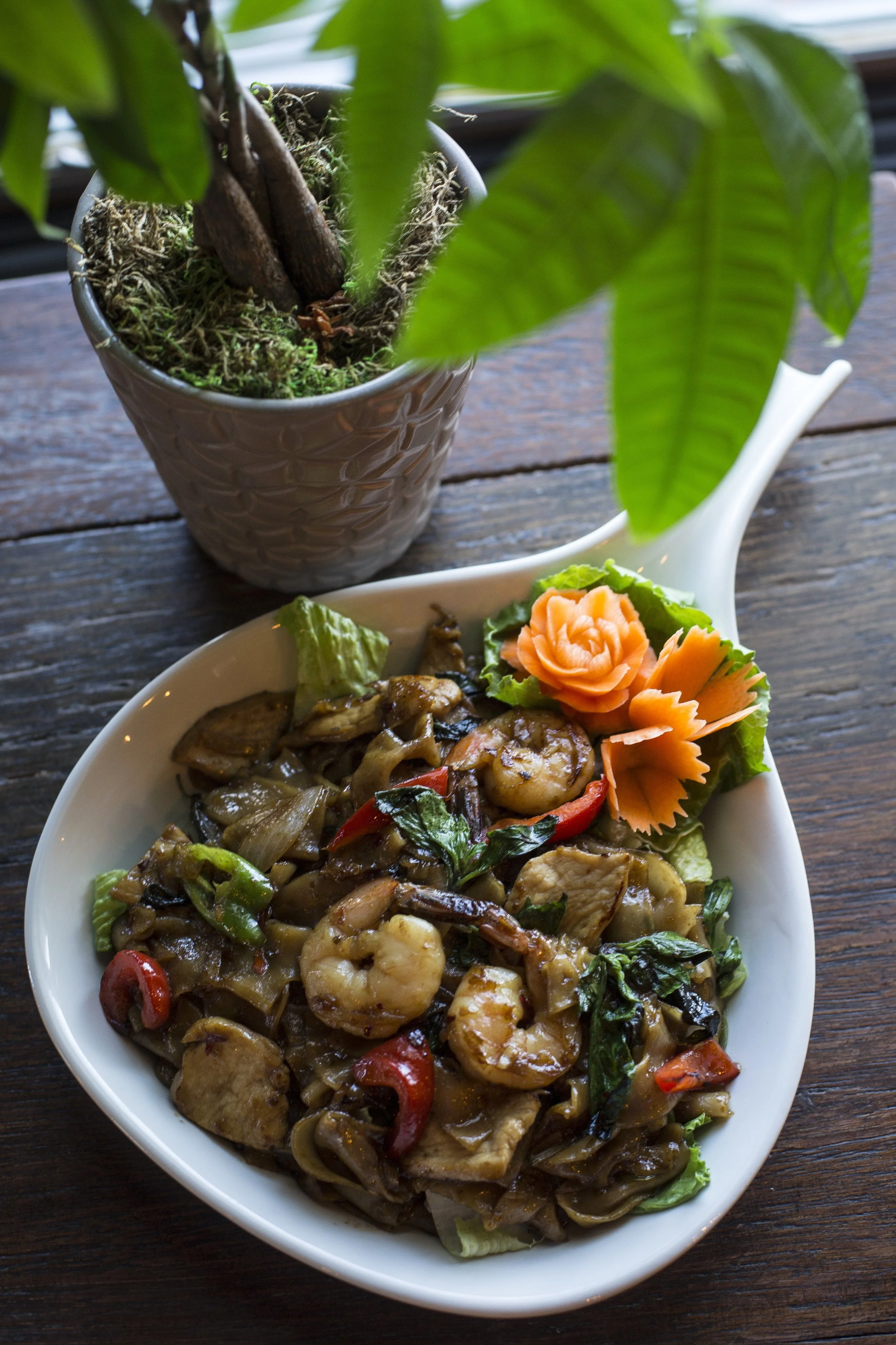 larb1.jpg