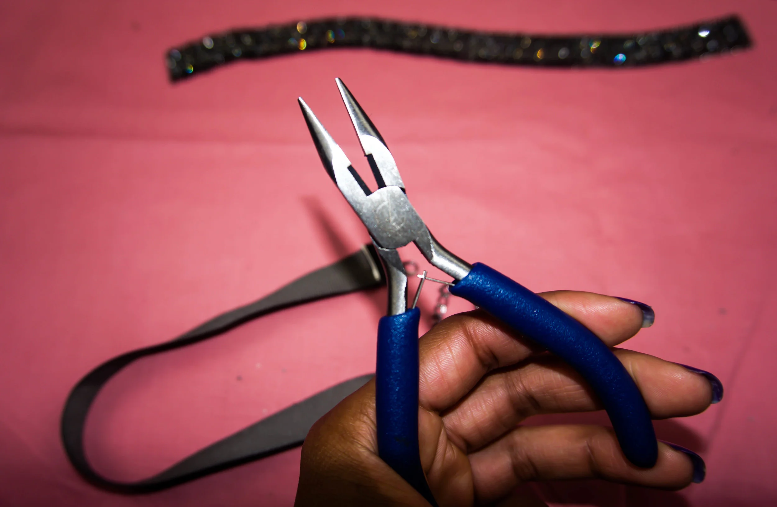 These are Flat Nose (w/o teeth) Pliers, used to clamp down your crimp end closure.