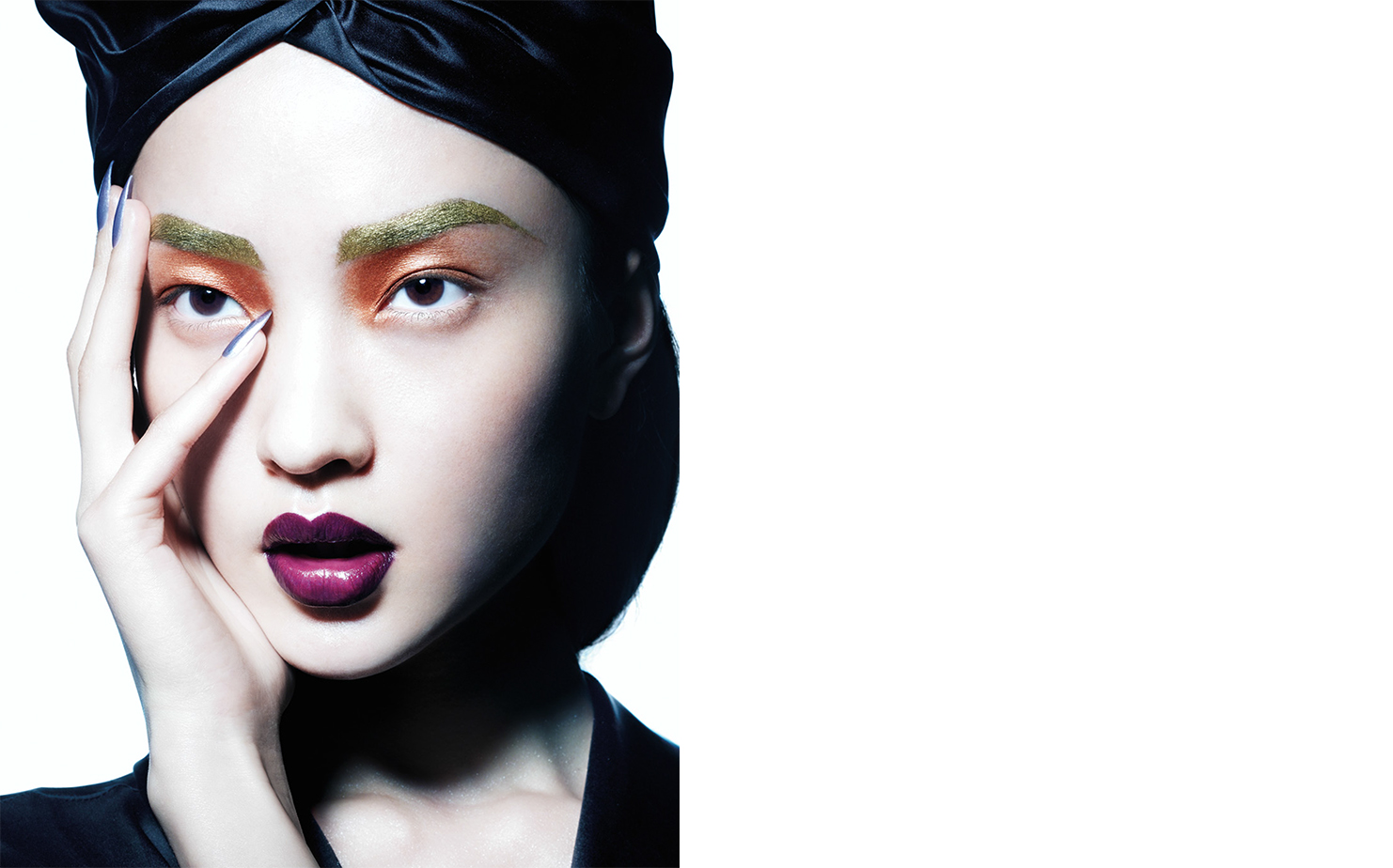   Vogue China HI-TECH COSMETICS   FASHION EDITOR Tiina Laakkonen MAKE UP Fulvia Farolfi 