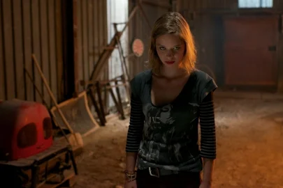 BABYSITTING STORY de Vincent Smitz, 2014, fiction, 20' Lors d'un babysitting, Sarah raconte à son amie Julie une histoire terrifiante qui se serait réellement passée dans la région.